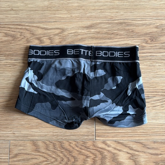 Better bodies grey camo shorts size smalll - Picture 5 of 6